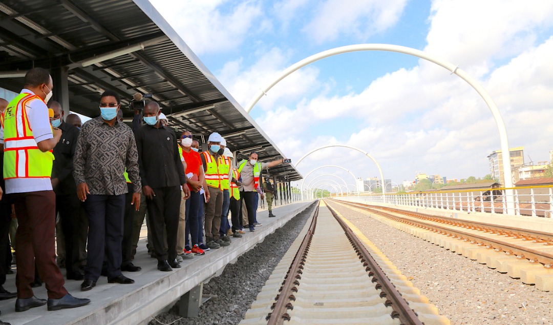 Majaliwa Aridhishwa Na Ujenzi Wa Reli Ya Sgr Dar Hadi Kilosa Morogoro